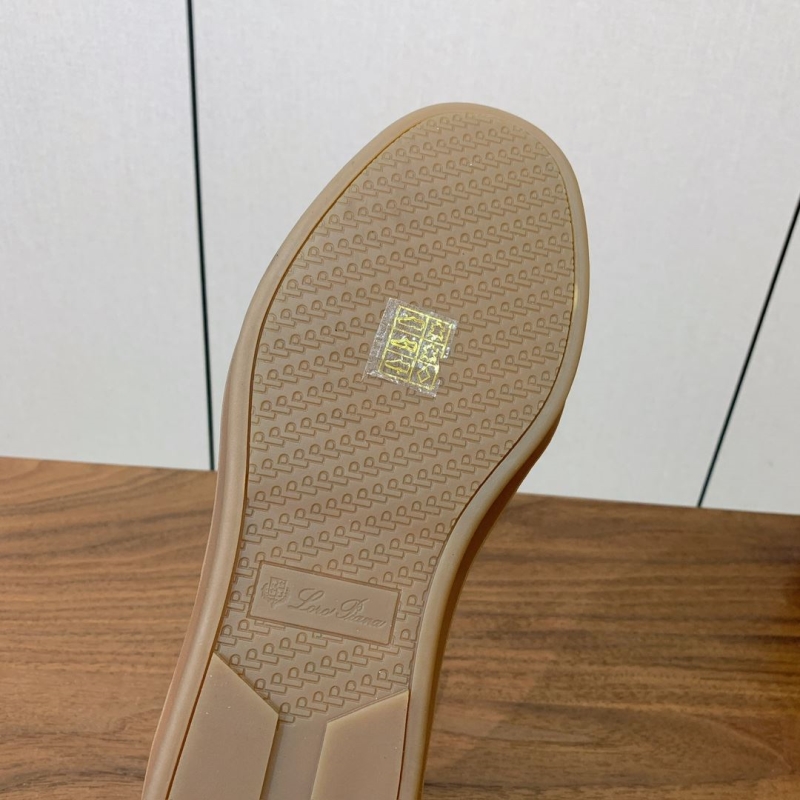 L0r0 P1ana sneakers
